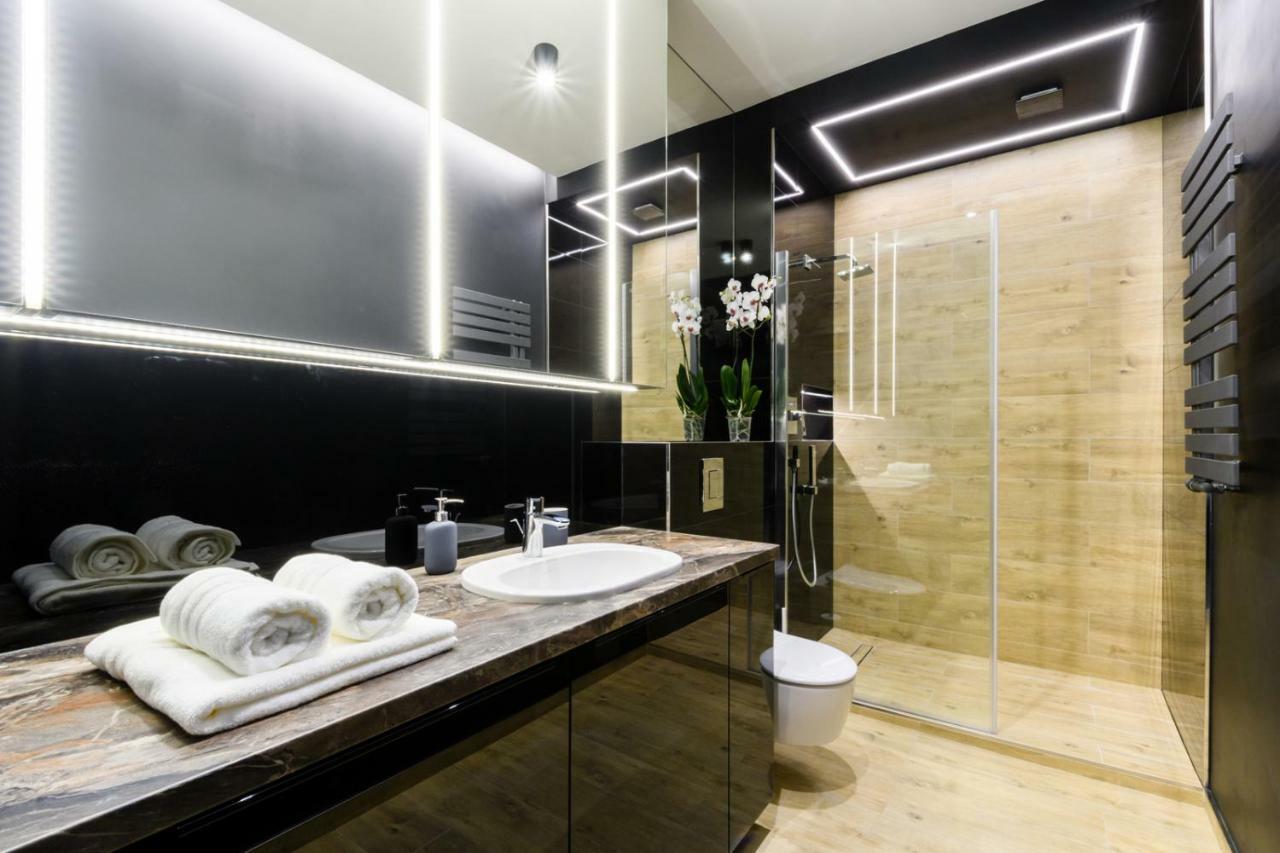 Zlota Luxury Apartments Warschau Exterior foto