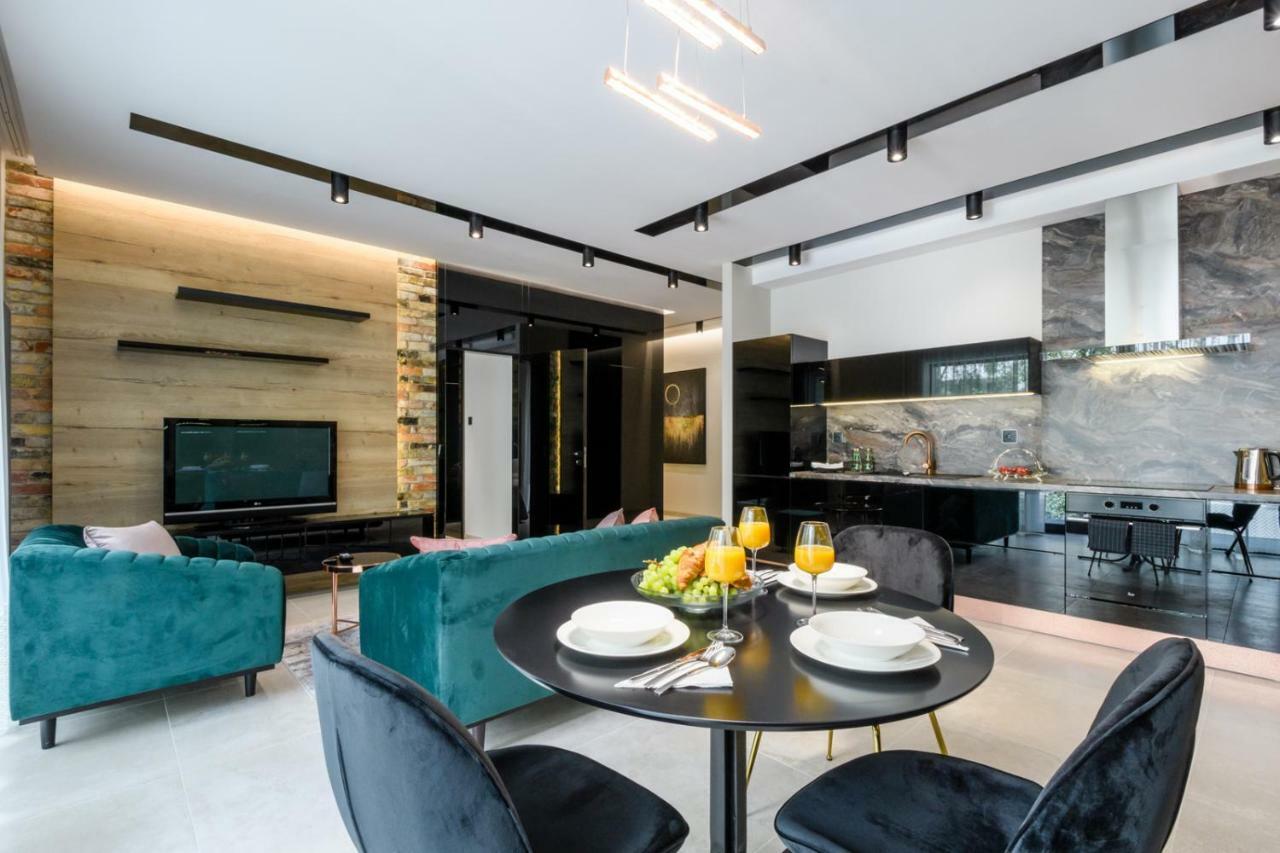 Zlota Luxury Apartments Warschau Exterior foto