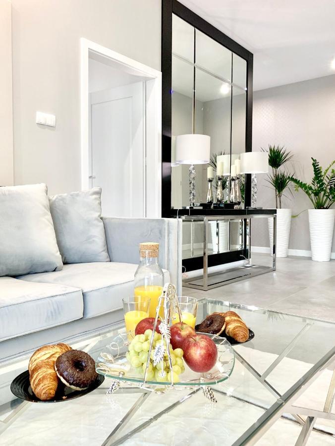 Zlota Luxury Apartments Warschau Exterior foto