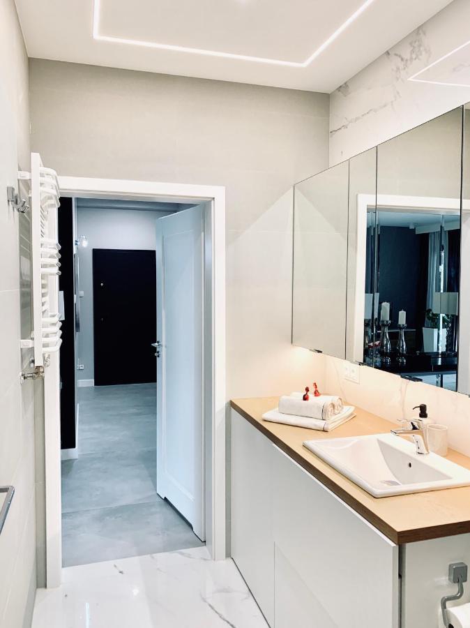 Zlota Luxury Apartments Warschau Exterior foto