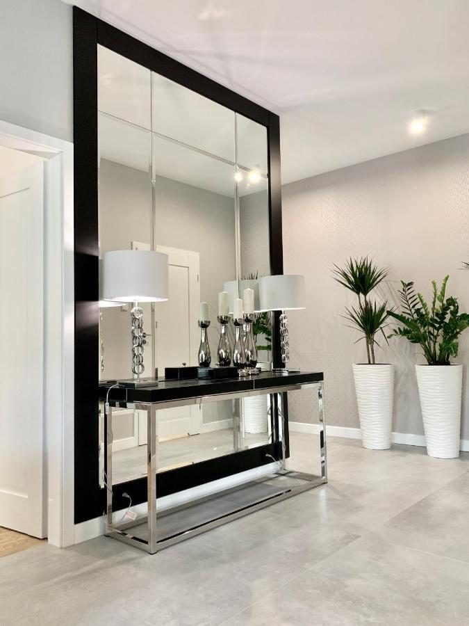 Zlota Luxury Apartments Warschau Exterior foto